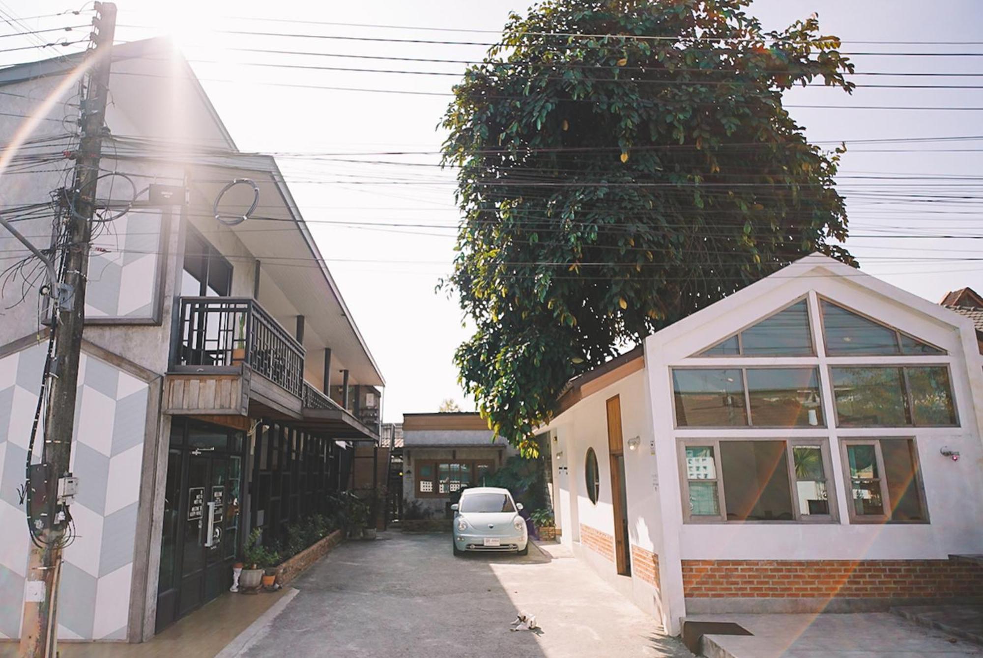 Sleepy House Chiang Rai Bed & Breakfast エクステリア 写真