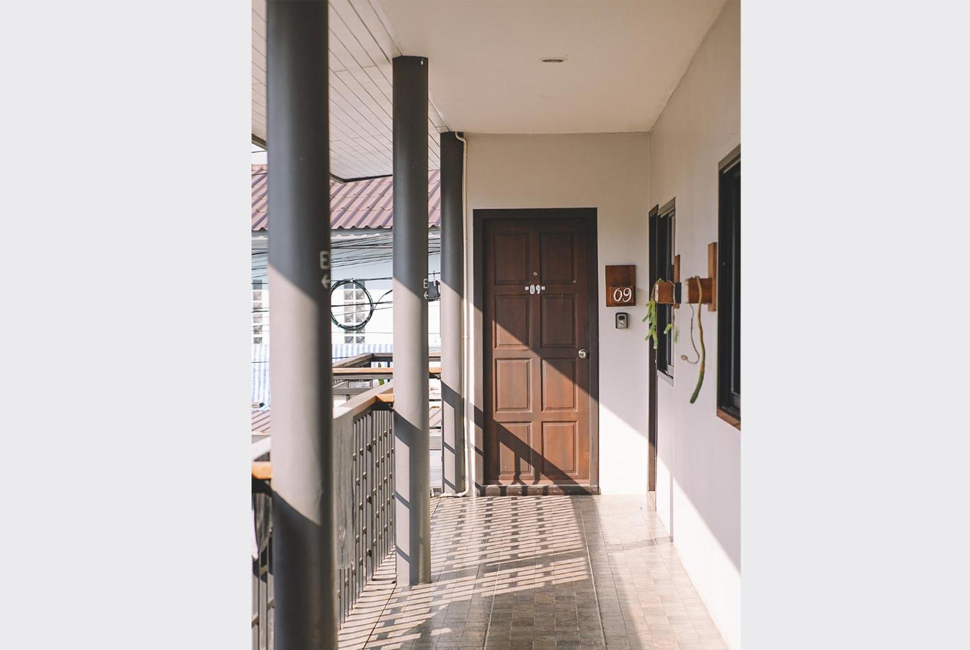 Sleepy House Chiang Rai Bed & Breakfast エクステリア 写真